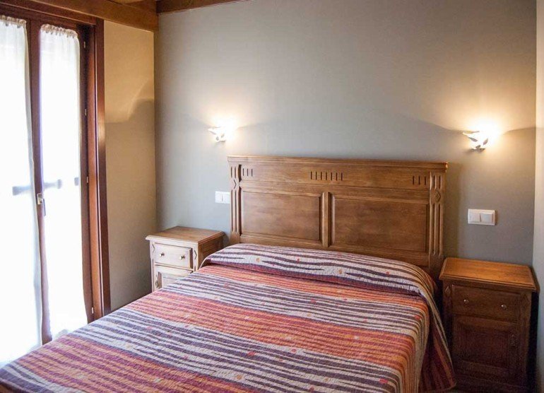 Dormitorio en casa rural La Sacristana, Lácar, Tierra Estella :: Agroturismo en Navarra