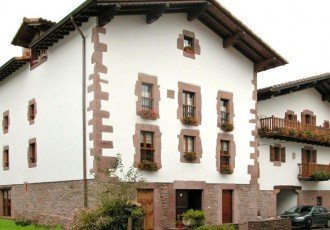 Casa rural Ballenea, Erratzu, valle de Baztan :: Agroturismo en Navarra